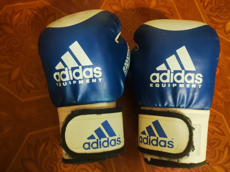 Боксерские перчатки Adidas — фото 1
