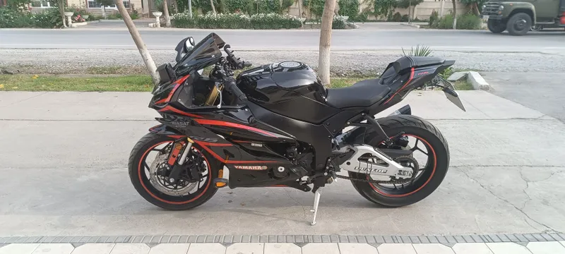 Yamaha R6 replika srochna sotiladi