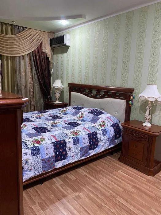 3-комнатная квартира в аренду, Мирзо-Улугбек (Буюк Ипак Йули, Ц-1) 1