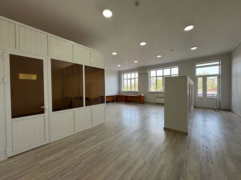 Ofis ijaraga beriladi, 2-qavat, 200 m2, Glinka 4