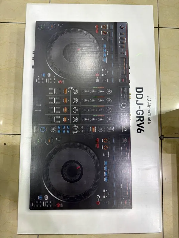 AlphaThetaDDJ-GRV-6 4-канальный DJ контроллер 1 AlphaThetaDDJ-GRV-6 4-канальный DJ контроллер 1