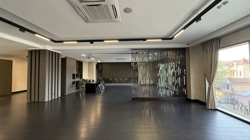 Без комисси! Мирабад авеню Аренда 2200м2 3 уровня Панорамные окна f88 — фото 3