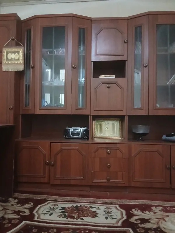 Mebel sotiladi. Yangi stenka.Ikkita kiyim shkafi bor