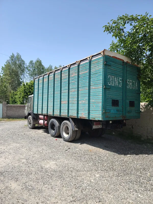 Avtomobil kamaz 1987