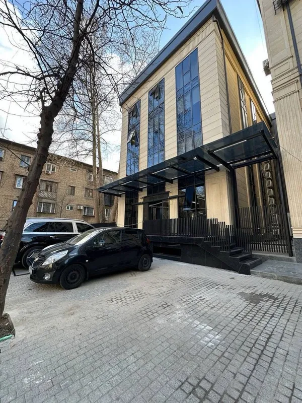 Ц1 здание продается 1000 м2 4 этажа с парковкой с арендатором ор-р Бон
