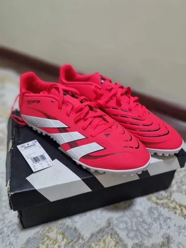 Yangi Adidas Predator Club TF 2 Yangi Adidas Predator Club TF 2