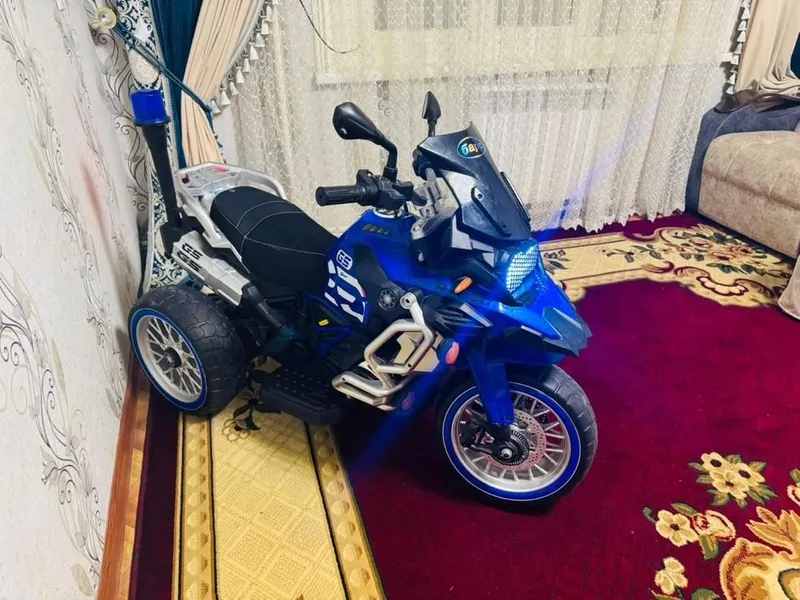 Yangi Motorbike -elektroniy