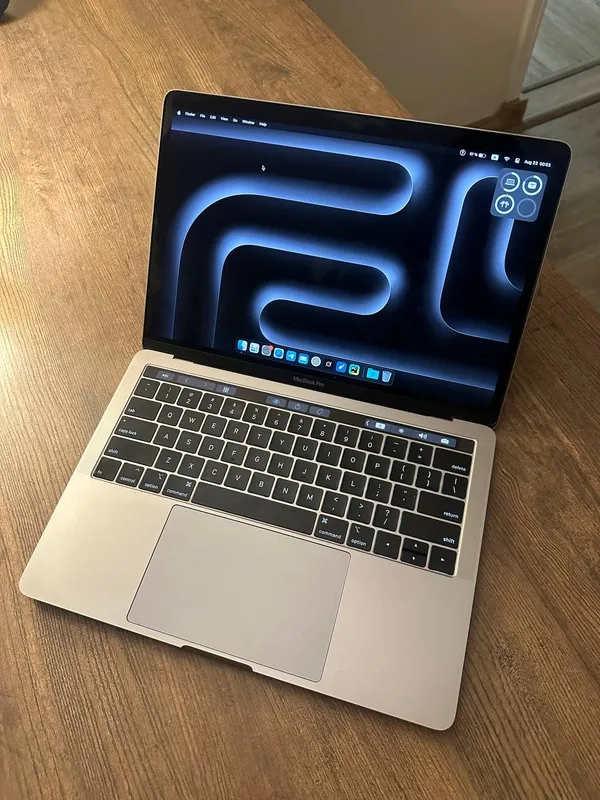 Ideal MacBook Pro 19" 8/256 M1 256GB Touch Bar 2
