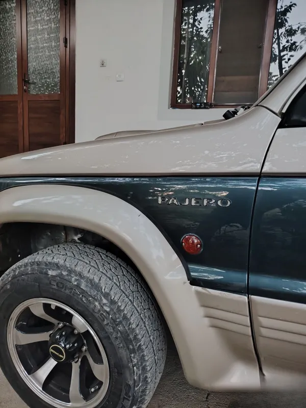 Mitsubishi Pajero 1992 3 Mitsubishi Pajero 1992 3