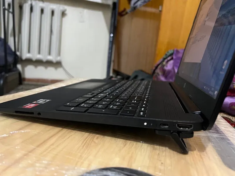 HP Laptop 15s-eq2xxx 7 HP Laptop 15s-eq2xxx 7