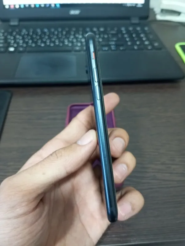 iPhone SE 2022 64 ГБ 4 iPhone SE 2022 64 ГБ 4