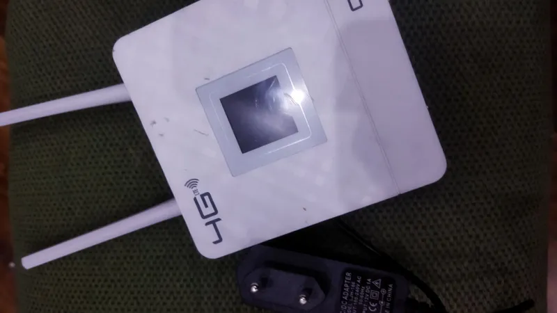 Продам вайфай роутер 4 G 4