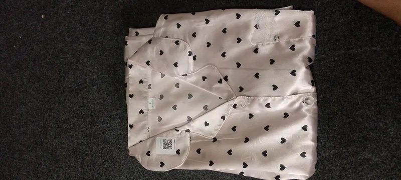 pijama kiyilmagan yangi
