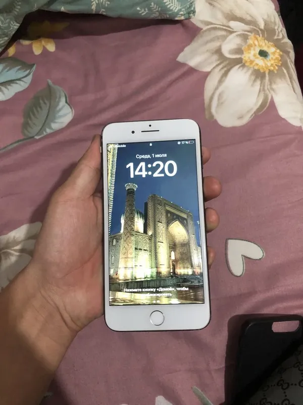 Iphone 8+ 64 talik xolati yaxshi 2