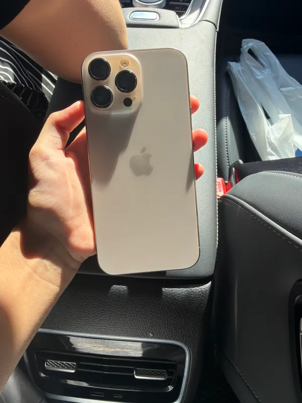 Iphone 16 Pro Max. 1 Iphone 16 Pro Max. 1