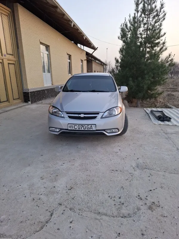Gentra [jentra] aftamat srochna sotiladi