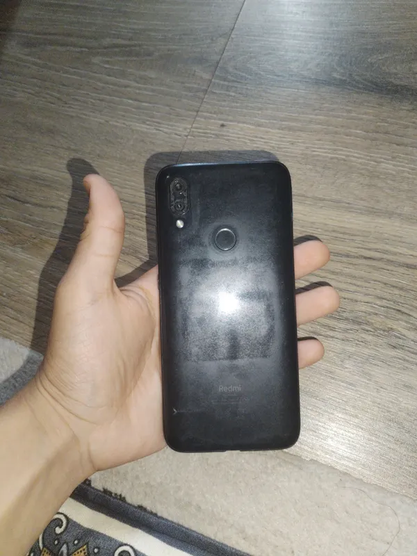 Red 7 32 Gb ekran yaxshi baterika almash kere