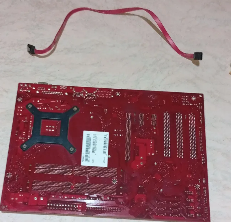 Продается надёжная материнская плата LGA775 в хорошем состоянии 2