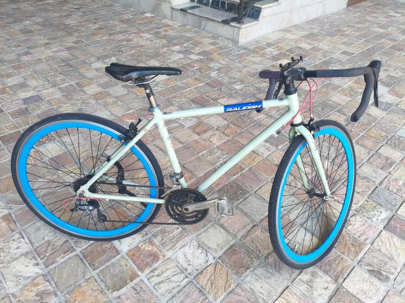 Дорожный велосипед Raleigh Wellington 28