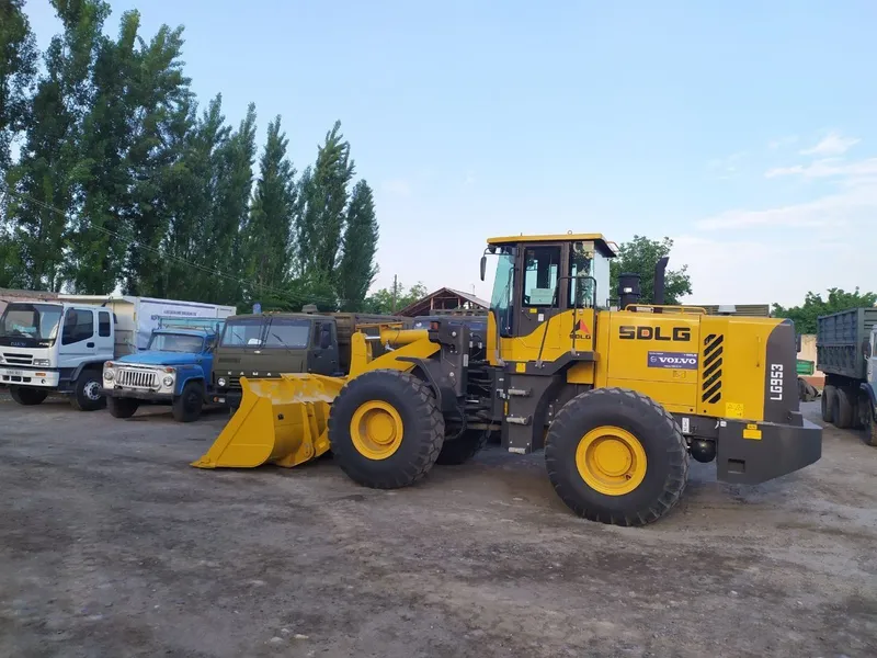 Погрузчик фронталий SDLG 953