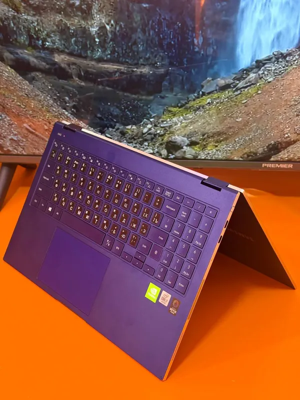 Ноутбук SAMSUNG 3