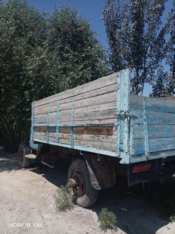 Zil 130 holati yaxshi olaman degan odamga kelish tirib beramiz. 3