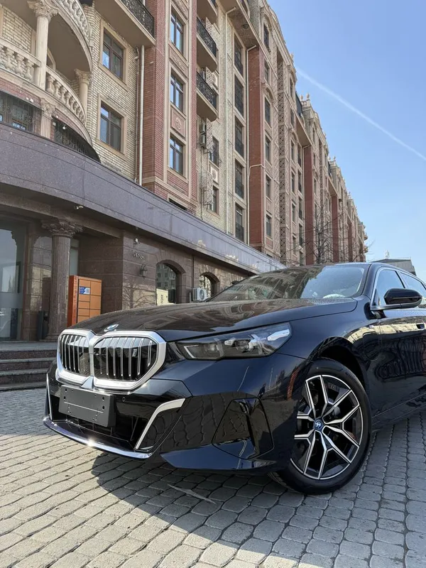 BMW i5 35L | yangi | новый | БМВ | BMW | i5 | elektrocar | — фото 1
