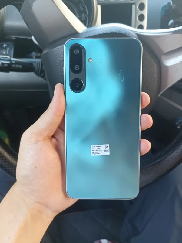 Sroochno Samsung F16 sotiladi 2