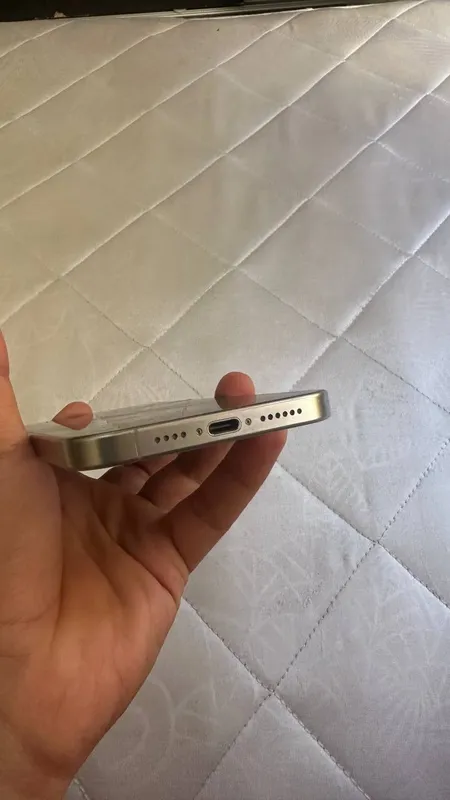Iphone 15 pro max titan 6