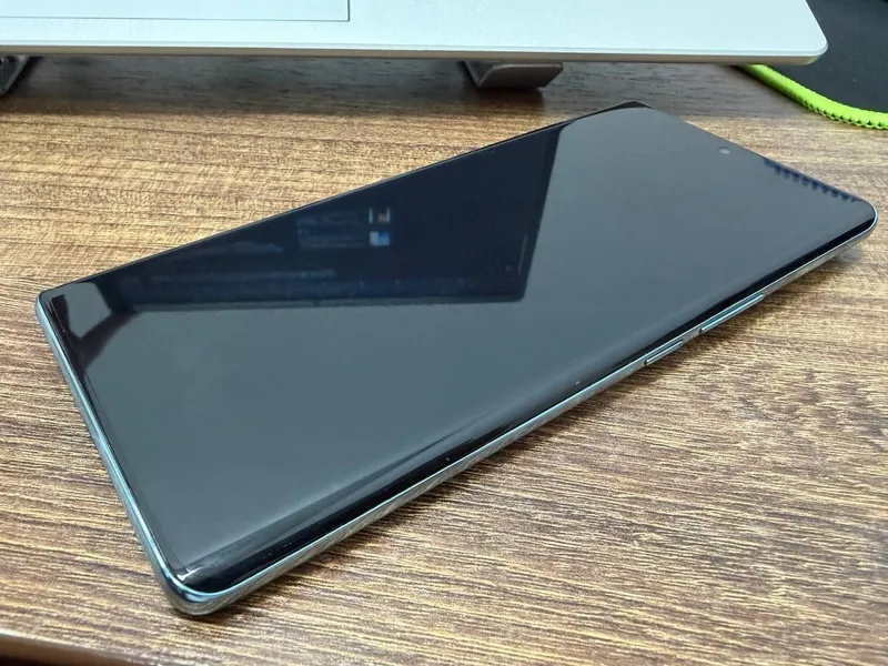 Vivo V30e 8/256 Green — фото 4