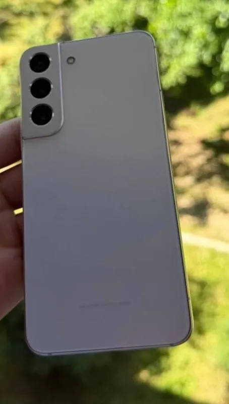 Samsung S22 256gb karobkasi bor zavod ideal 3 Samsung S22 256gb karobkasi bor zavod ideal 3