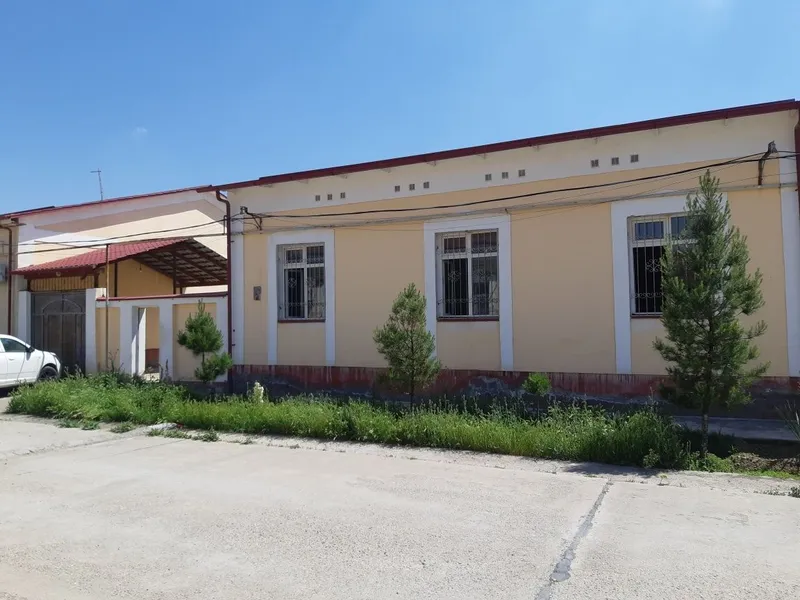 Котедж сотилади 600кв.м