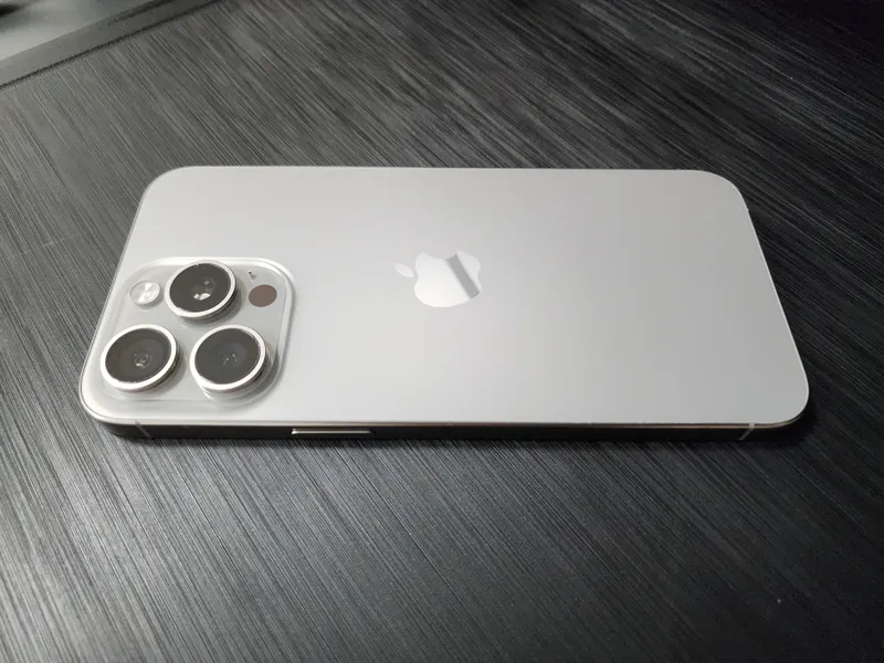 iphone 15 Pro Max VN/A 256GB bat 81%