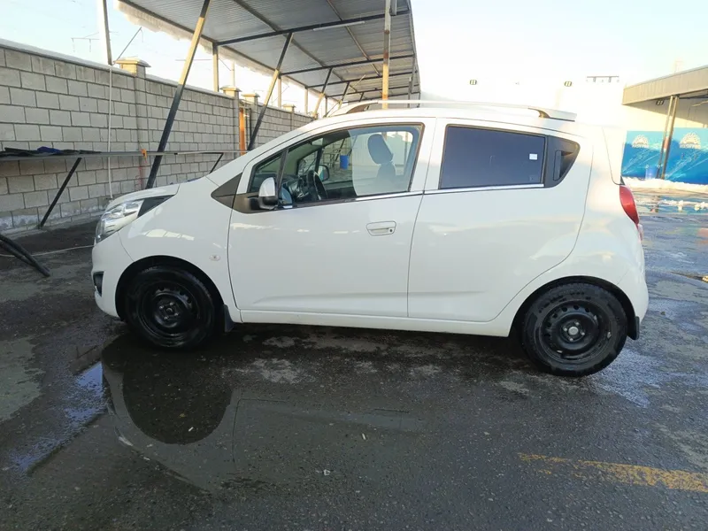 Chevrolet Spark 2018 MT Sotiladi — фото 5