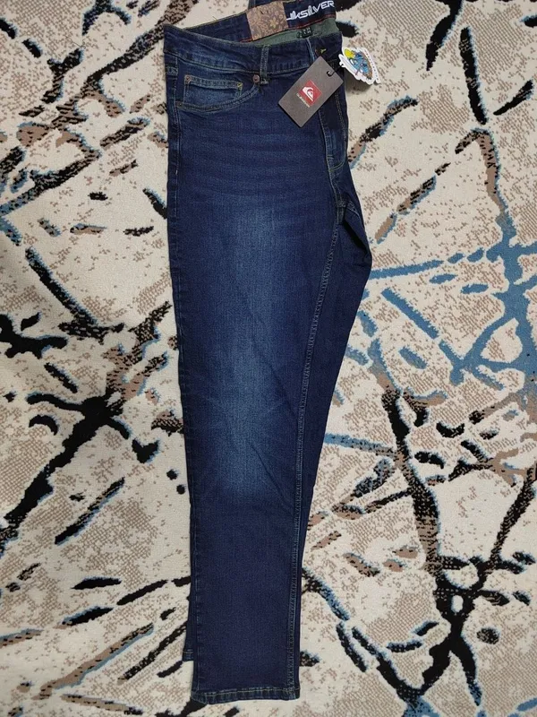 Джинсы Quicksilver slim fit. 34\32. 7 Джинсы Quicksilver slim fit. 34\32. 7