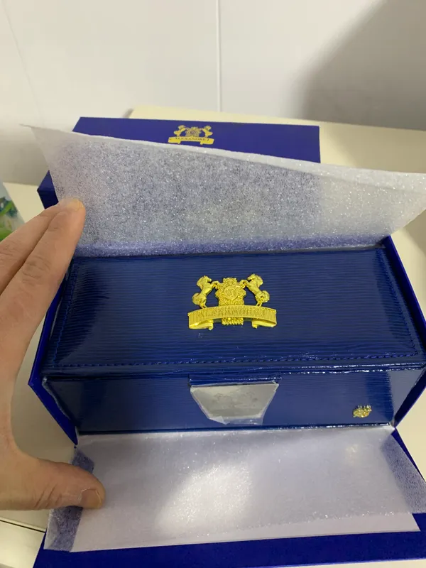 Коробка от духов Alexandre J Vanille 20.000 сум