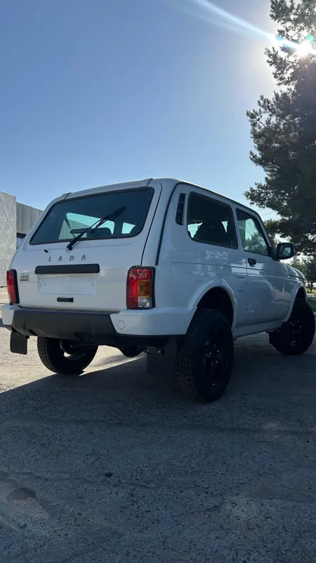 LADA Niva Legend
