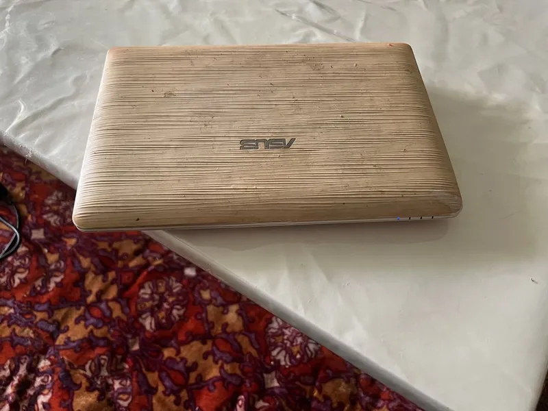 ASUS Eee PC 1015PW (netbouk) 5 ASUS Eee PC 1015PW (netbouk) 5