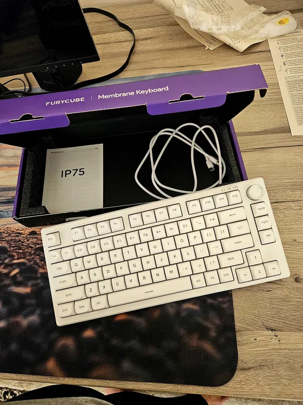 FURYCUBE IP75 gaming klaviatura sotiladi kop ishlatilmagan zor xolatda 4