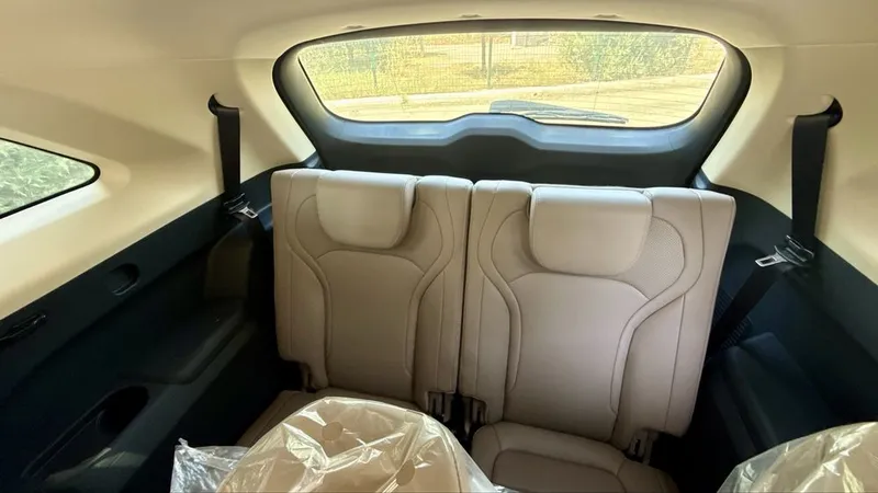 Dongfeng Landian E5 Plus 3 qator 7 kishilik hybrid 1300km yuradi 10 Dongfeng Landian E5 Plus 3 qator 7 kishilik hybrid 1300km yuradi 10