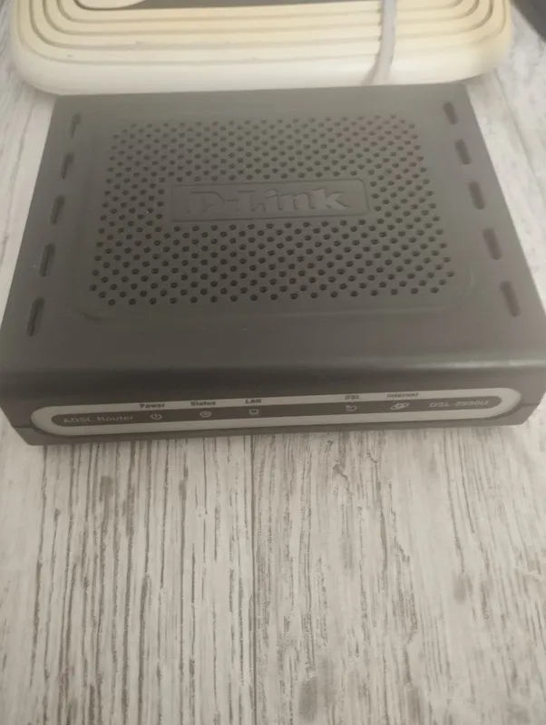 wi fi роутер 4штуки.индикатори горять.за все 60тысячь 3 wi fi роутер 4штуки.индикатори горять.за все 60тысячь 3