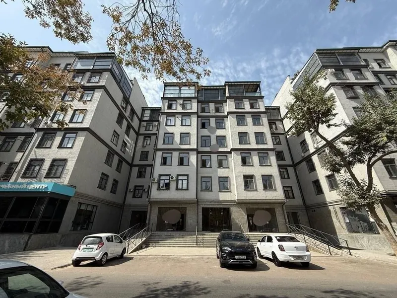 Продаётся 5-комнатная квартира в ЖК «Уют»