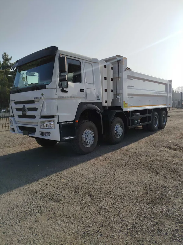 Автосамосвал Howo 8x4 на метан газе 40 тонна новый счет справка