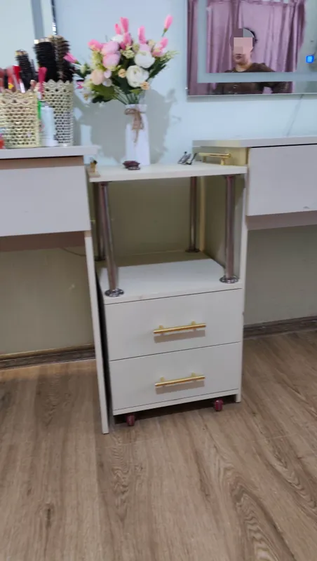 Продаётся комплект мебели для салона красоты 3