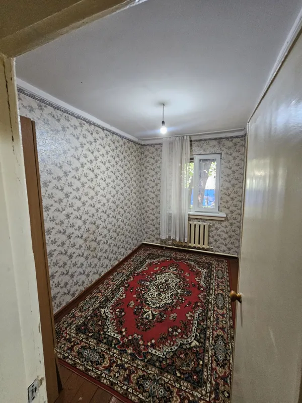 Сдаю в аренду 1 этаж 4