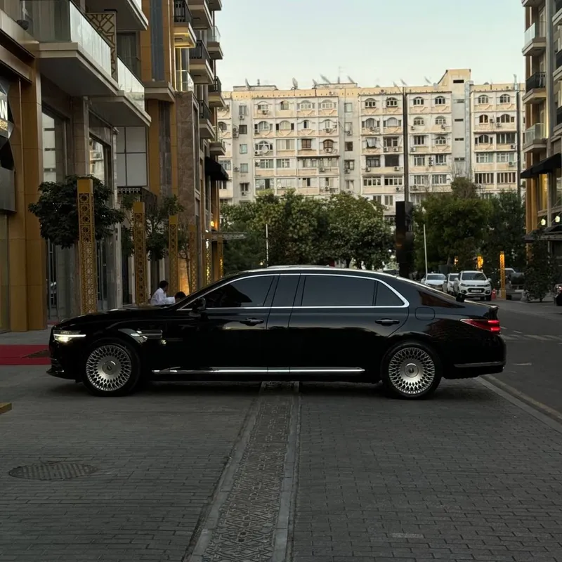 Genesis G90 Hi limousine 5 Genesis G90 Hi limousine 5