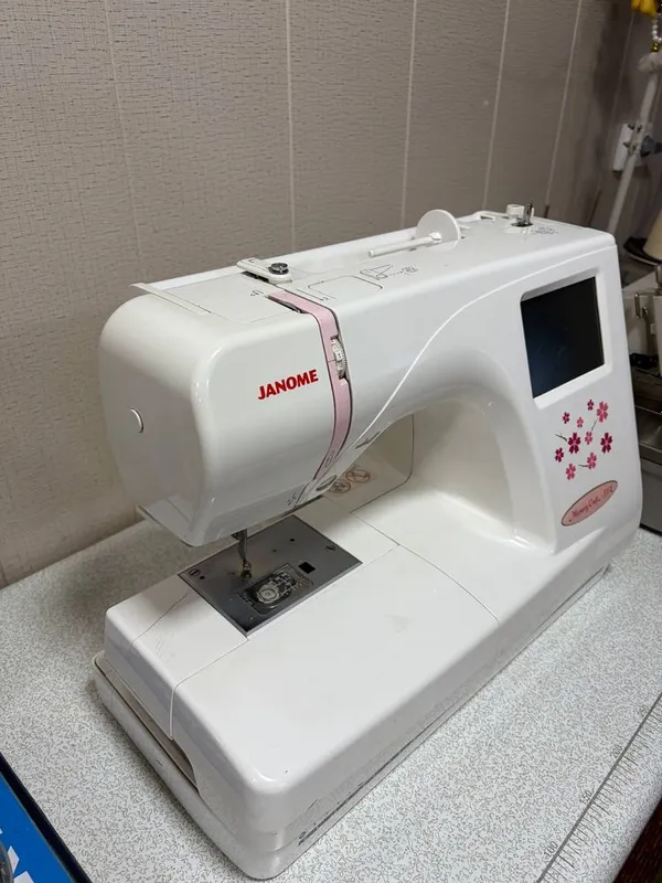 Janome Memory Craft 370E