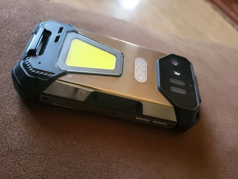 Unihertz TANK MINI 1 8849 sotiladi + chexol 1 Unihertz TANK MINI 1 8849 sotiladi + chexol 1