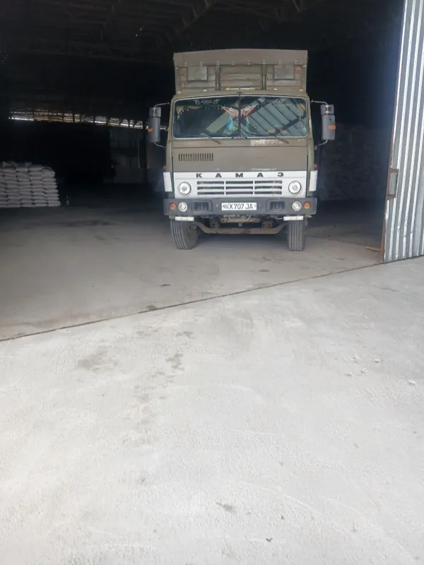 Kamaz pritsep sotiladi xolati yaxshi 1