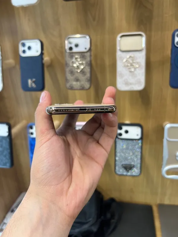 iPhone 11 Pro Gold 3 iPhone 11 Pro Gold 3